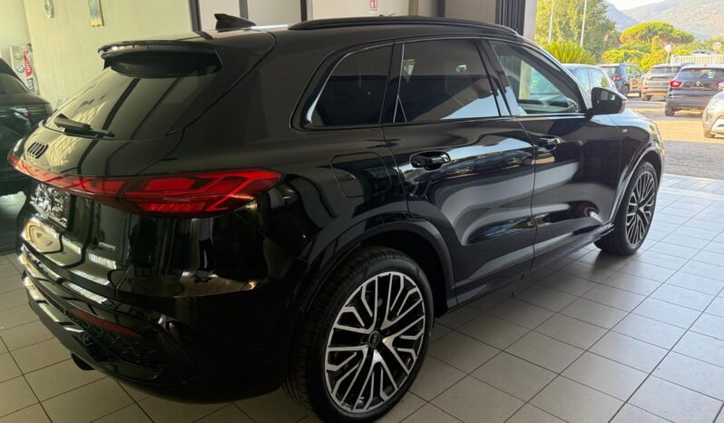 
								AUDI Q5 TDI QUATTRO NERA S LINE SPORT EDITION pieno									