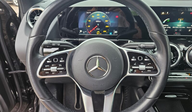 
								Mercedes GLA 180D 2021 pieno									