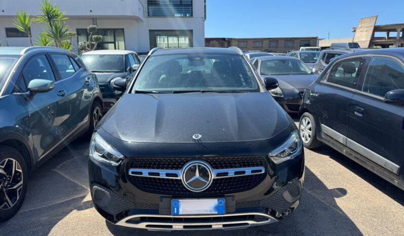 
								Mercedes GLA 180D 2021 pieno									